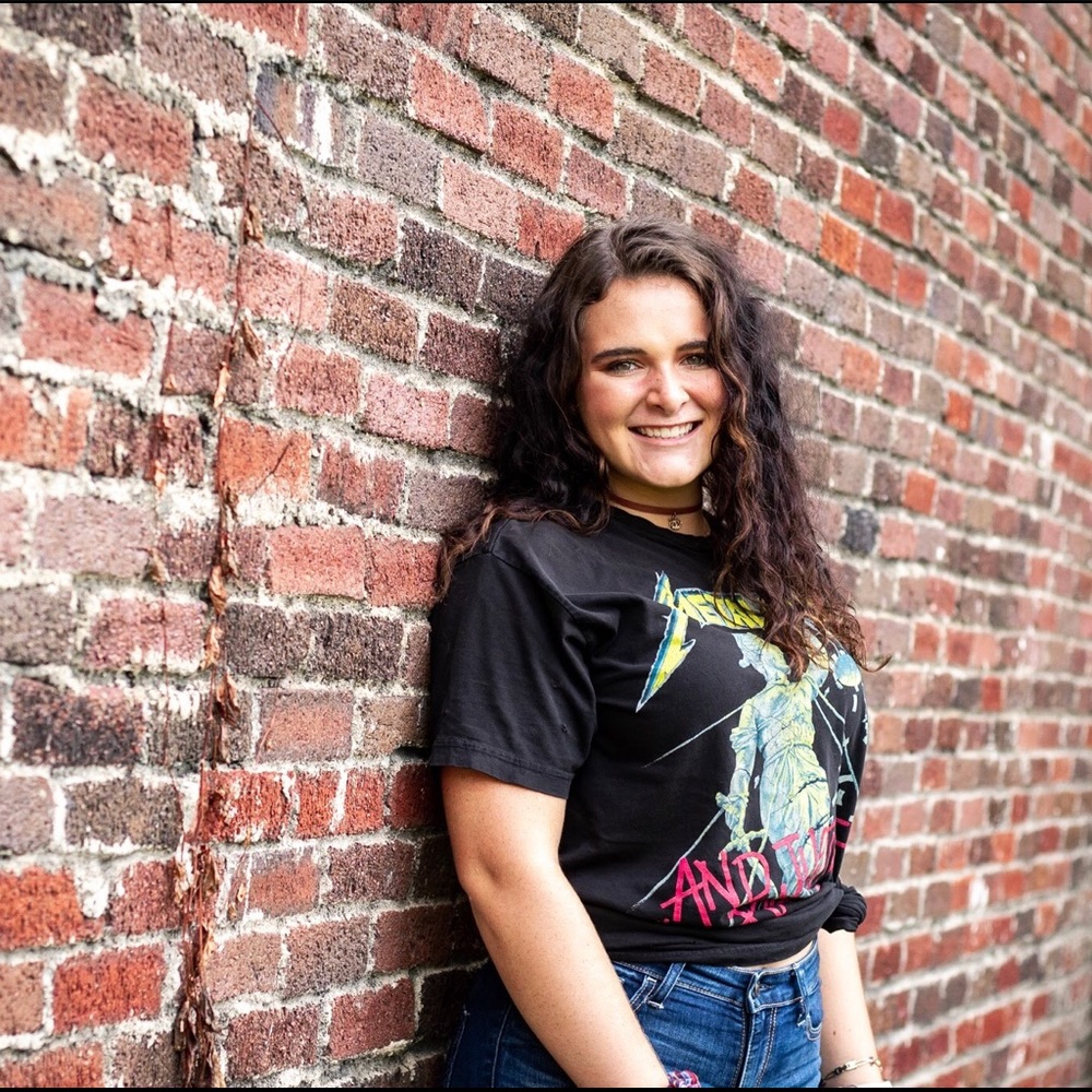 Meet your Posher, Madelyn